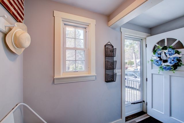 83 Richardson Dr, Fitchburg, MA 01420