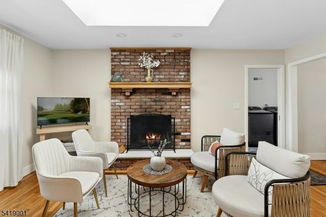 81 Atlas Rd, Bernards Twp., NJ 07920