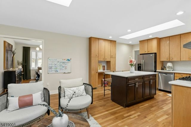 81 Atlas Rd, Bernards Twp., NJ 07920