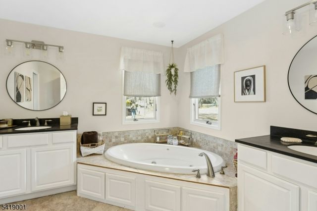 81 Atlas Rd, Bernards Twp., NJ 07920