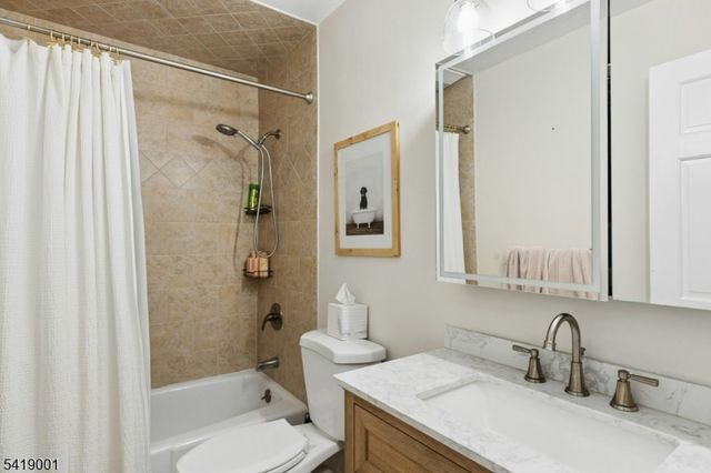 81 Atlas Rd, Bernards Twp., NJ 07920