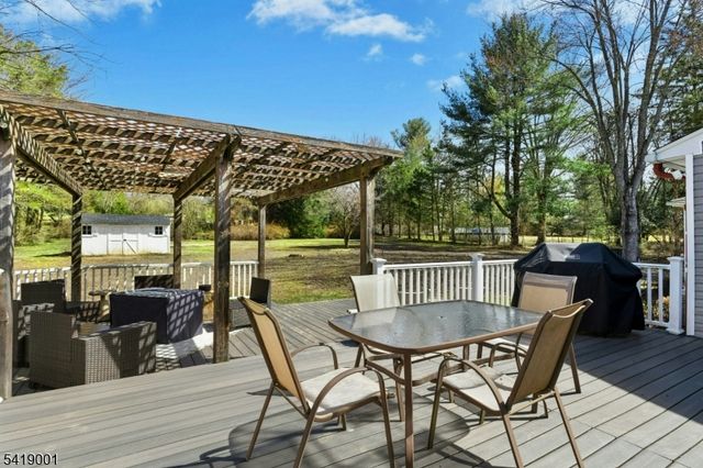 81 Atlas Rd, Bernards Twp., NJ 07920