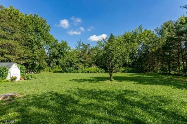 81 Atlas Rd, Bernards Twp., NJ 07920