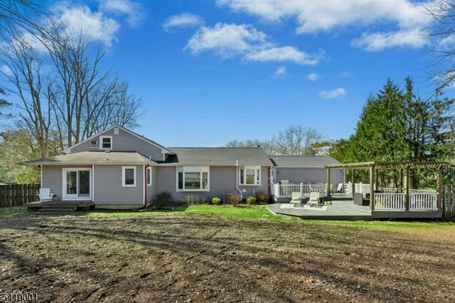 81 Atlas Rd, Bernards Twp., NJ 07920