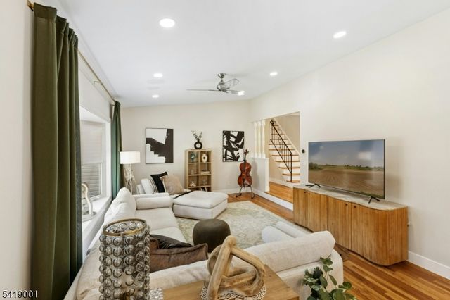 81 Atlas Rd, Bernards Twp., NJ 07920