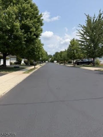 25 Daulton Dr, Franklin Twp., NJ 08873