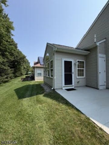 25 Daulton Dr, Franklin Twp., NJ 08873