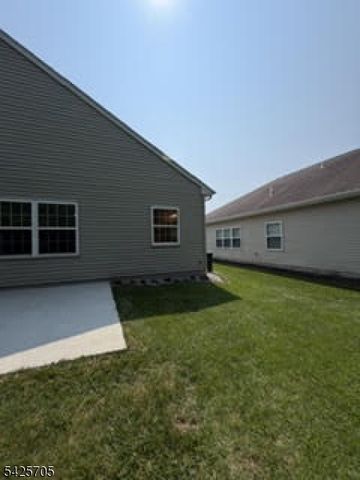 25 Daulton Dr, Franklin Twp., NJ 08873