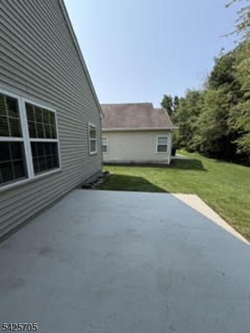 25 Daulton Dr, Franklin Twp., NJ 08873