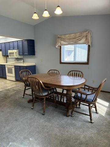 424 S Lexington Parkway, Deforest, WI 53532