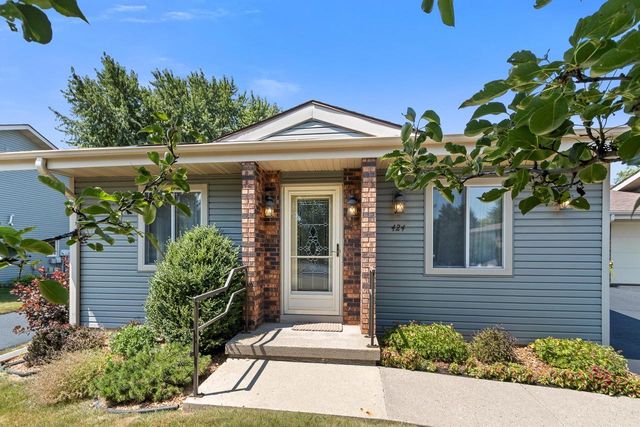 424 S Lexington Parkway, Deforest, WI 53532