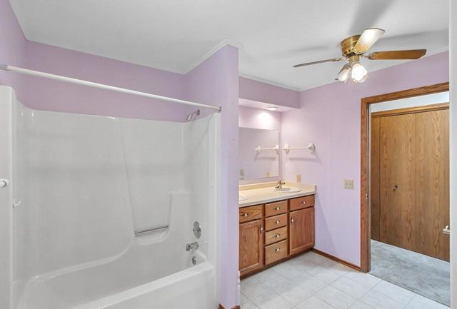 424 S Lexington Parkway, Deforest, WI 53532