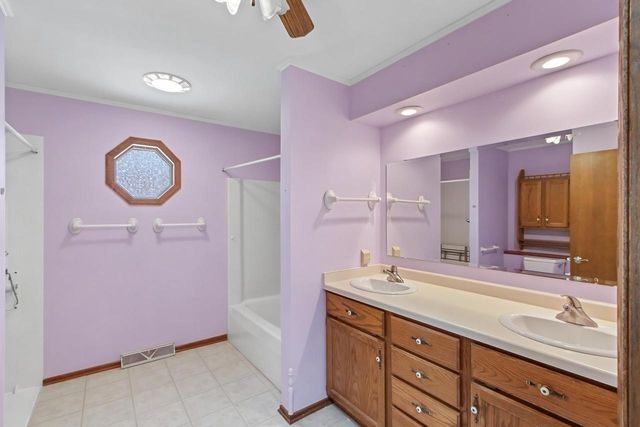 424 S Lexington Parkway, Deforest, WI 53532