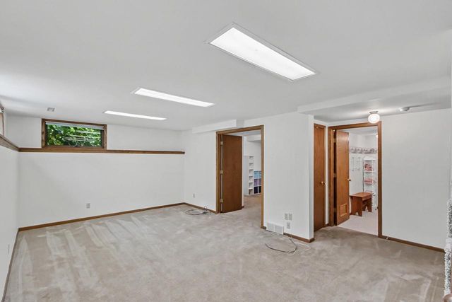 424 S Lexington Parkway, Deforest, WI 53532