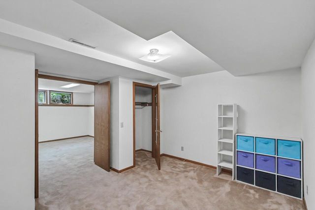 424 S Lexington Parkway, Deforest, WI 53532