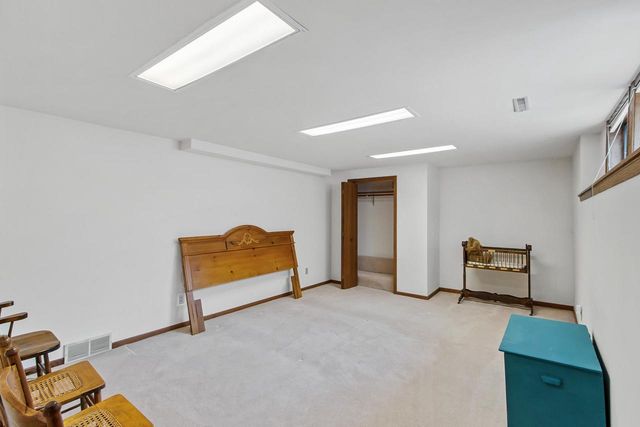 424 S Lexington Parkway, Deforest, WI 53532