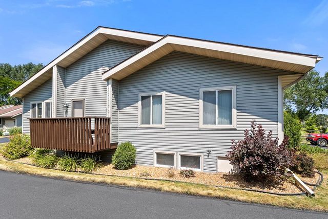 424 S Lexington Parkway, Deforest, WI 53532