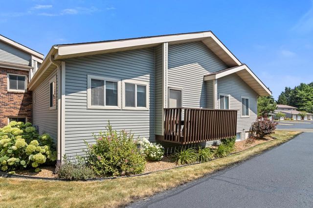424 S Lexington Parkway, Deforest, WI 53532