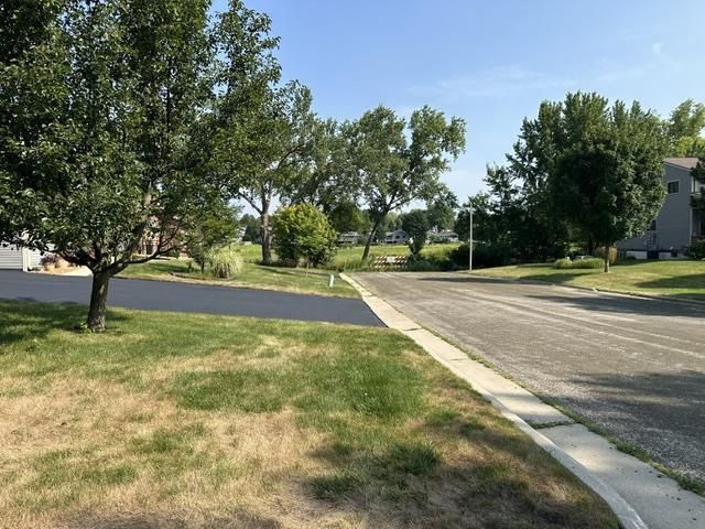 424 S Lexington Parkway, Deforest, WI 53532