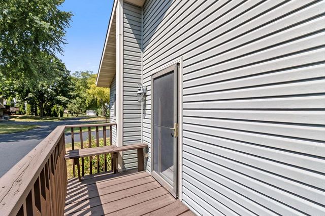 424 S Lexington Parkway, Deforest, WI 53532