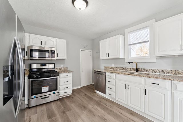 29 N 8TH Street, Council Bluffs, IA 51503