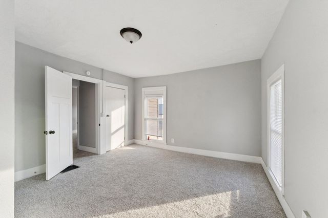 29 N 8TH Street, Council Bluffs, IA 51503