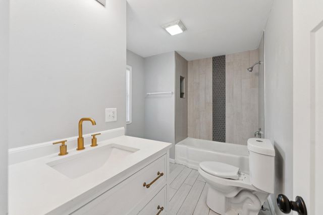 29 N 8TH Street, Council Bluffs, IA 51503