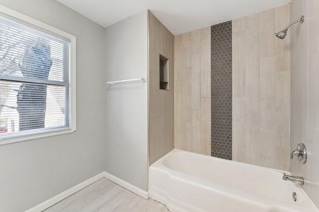 29 N 8TH Street, Council Bluffs, IA 51503