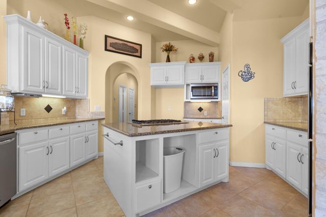 6016 Fm 2720, Maxwell, TX 78656