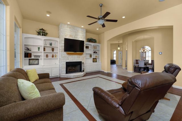 6016 Fm 2720, Maxwell, TX 78656