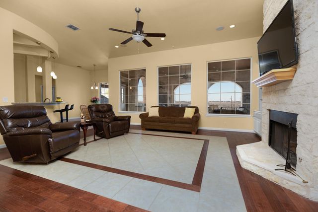 6016 Fm 2720, Maxwell, TX 78656