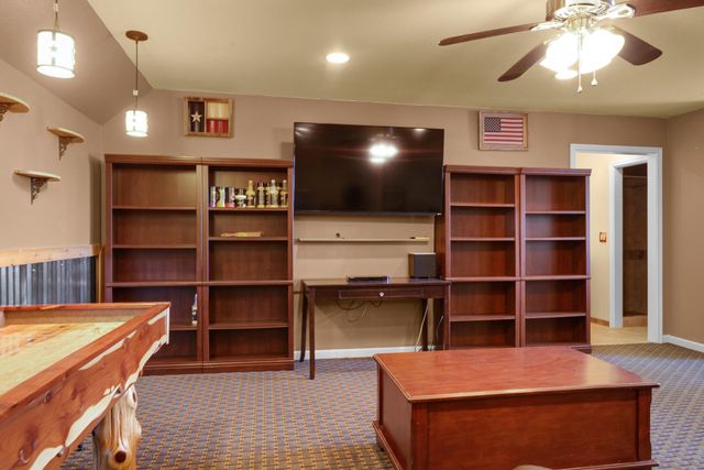 6016 Fm 2720, Maxwell, TX 78656