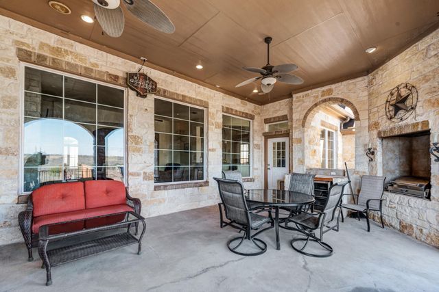 6016 Fm 2720, Maxwell, TX 78656