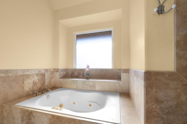 6016 Fm 2720, Maxwell, TX 78656