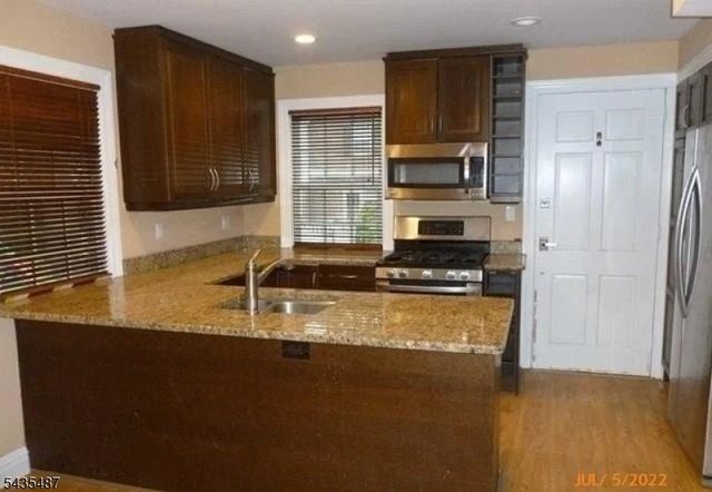 5 Aberdeen Pl, Fair Lawn Boro, NJ 07410