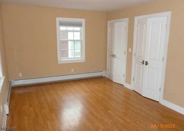 5 Aberdeen Pl, Fair Lawn Boro, NJ 07410