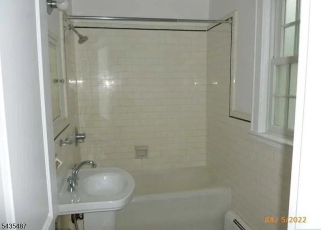 5 Aberdeen Pl, Fair Lawn Boro, NJ 07410