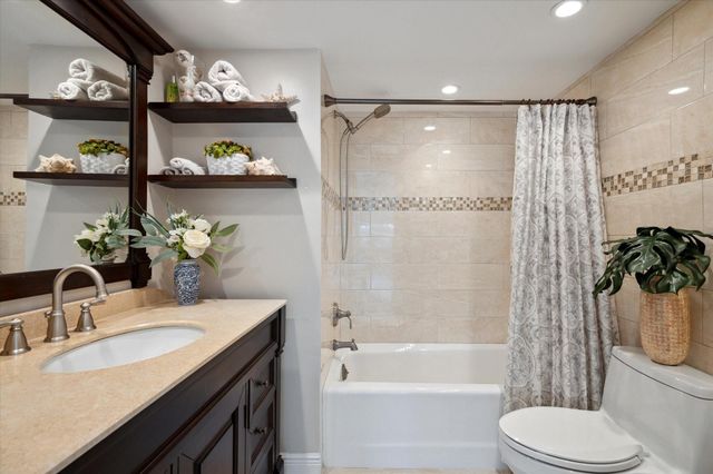 2841 N OCEAN Boulevard 301, Fort Lauderdale, FL 33308