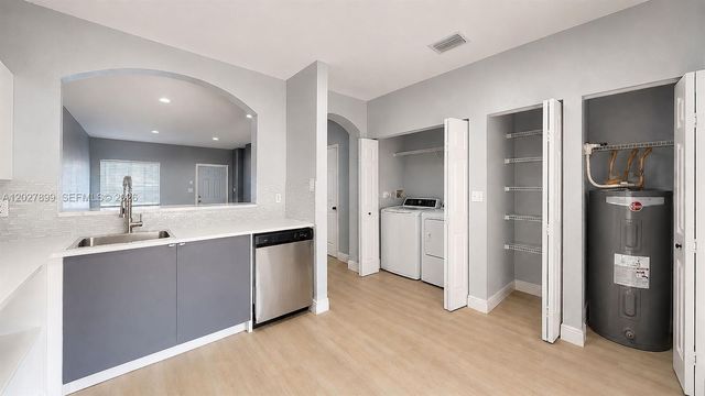 16914 SW 137th Place 16914, Miami, FL 33177