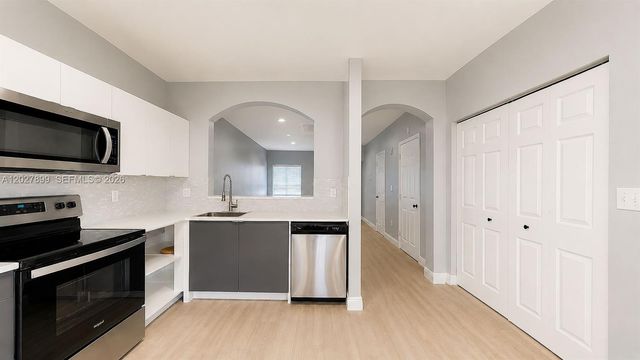 16914 SW 137th Place 16914, Miami, FL 33177