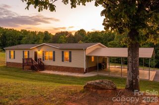 207 Mount Wesley Church Road, Hiddenite, NC 28636