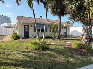 111 174TH AVENUE E, Redington Shores, FL 33708