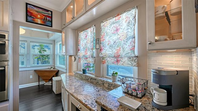 204 24TH STREET W, Bradenton, FL 34205