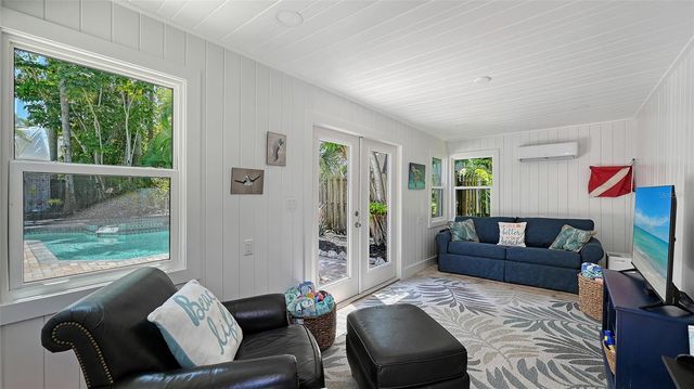 204 24TH STREET W, Bradenton, FL 34205