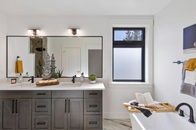 23118 Watercourse Way Lot 111, Bend, OR 97701