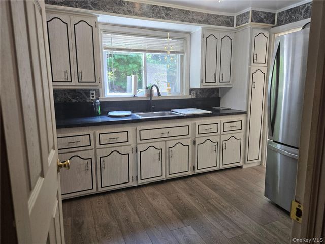 30 Greenvale Circle, White Plains, NY 10607