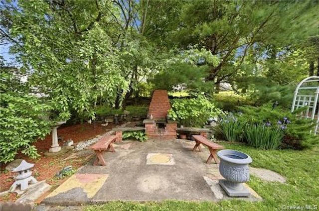 30 Greenvale Circle, White Plains, NY 10607