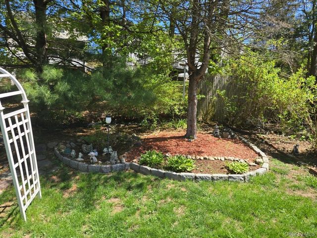 30 Greenvale Circle, White Plains, NY 10607