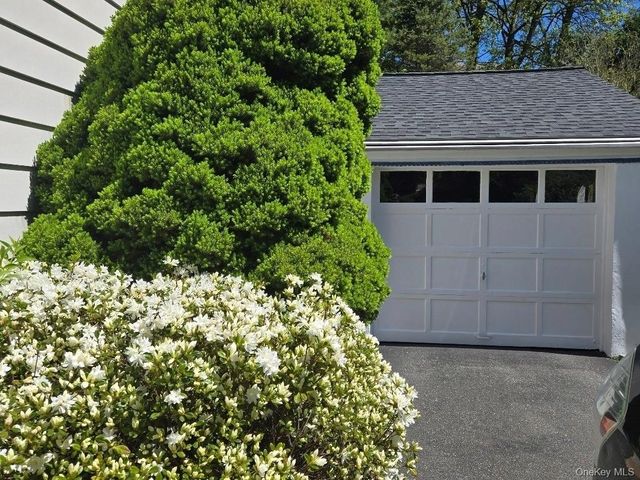 30 Greenvale Circle, White Plains, NY 10607