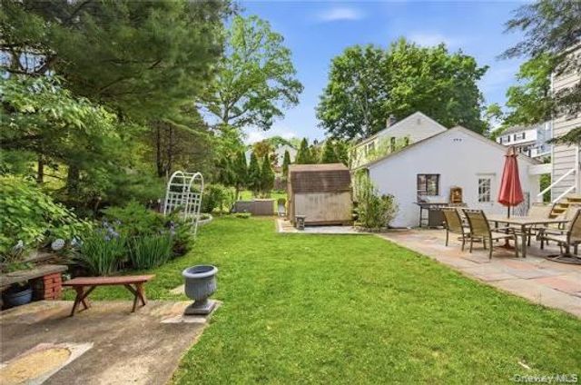 30 Greenvale Circle, White Plains, NY 10607
